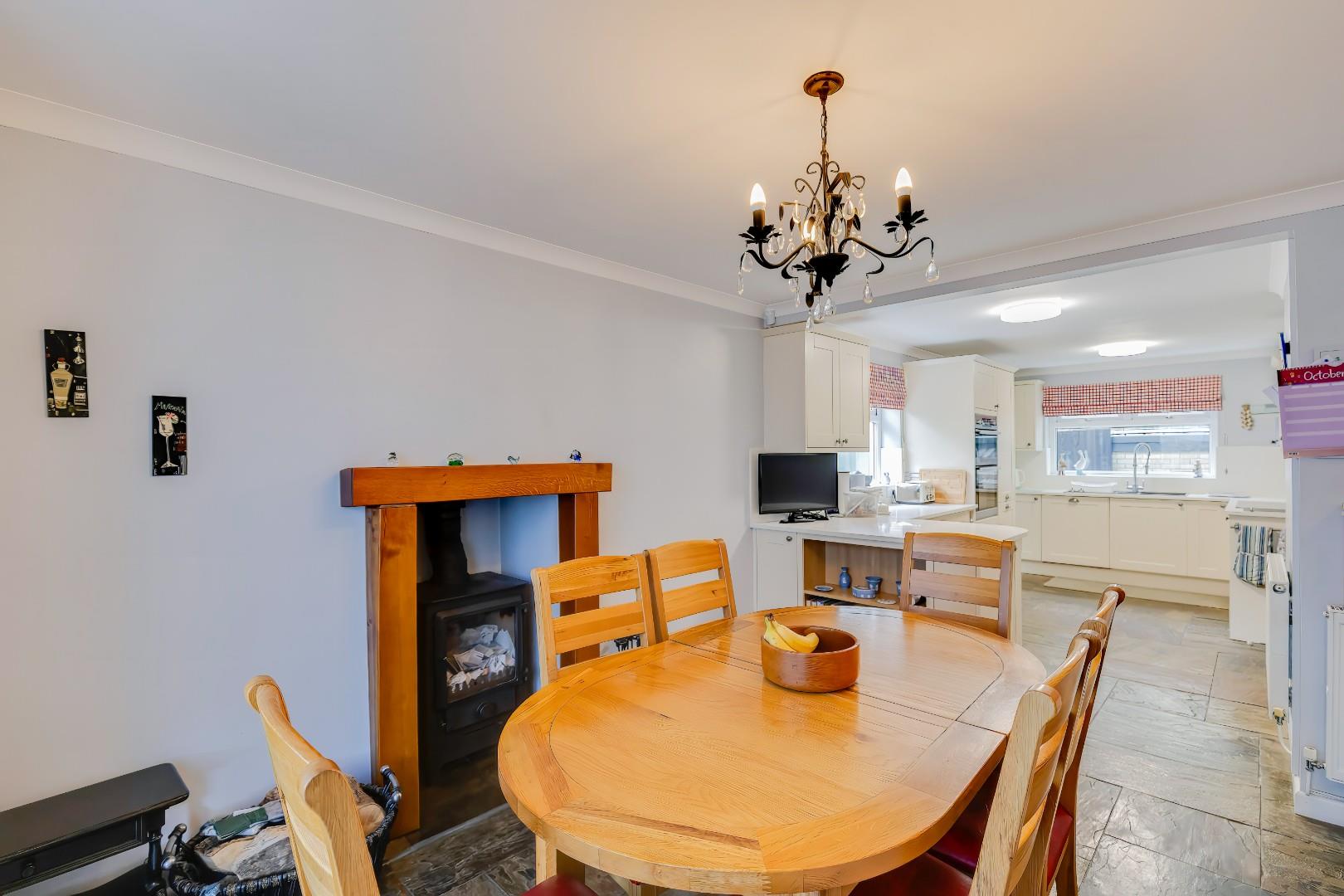 15 Hellas Drive, Barry, CF62 8AW